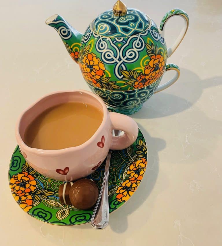 A cup of Tea with Lady Settledown