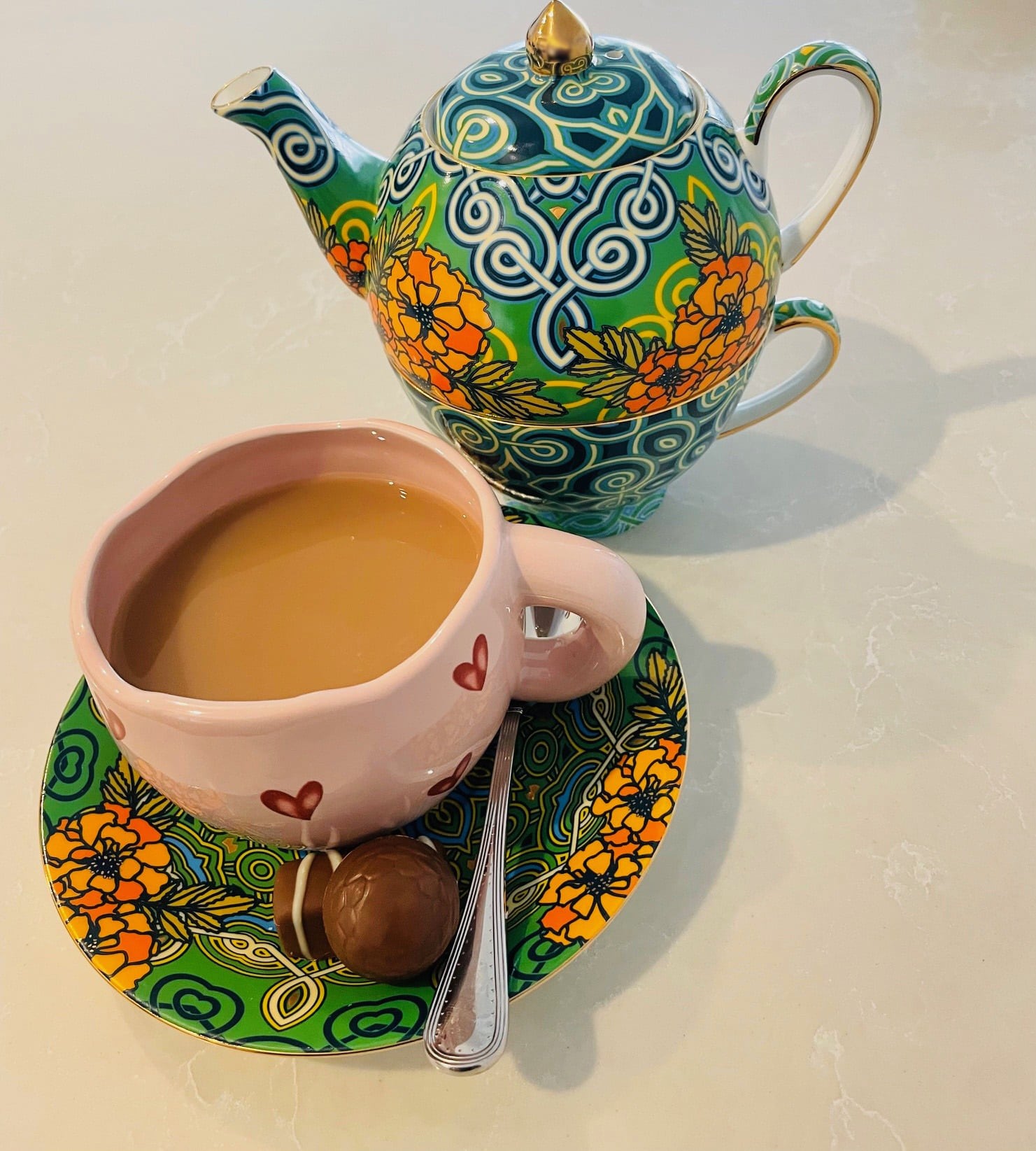 A cup of Tea with Lady Settledown